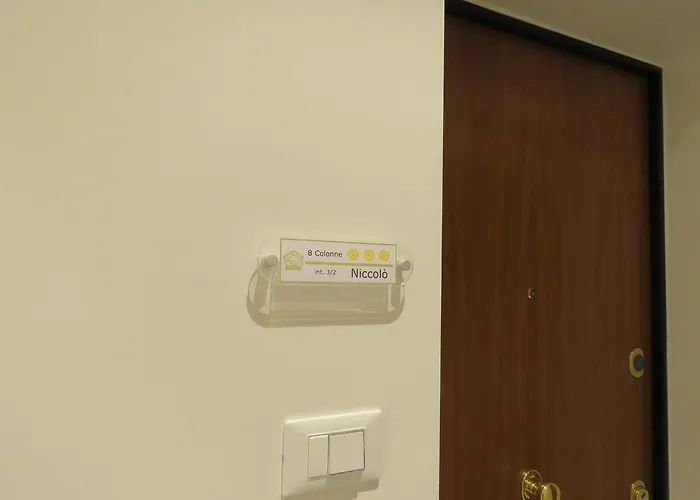 8 Colonne * بولونيا