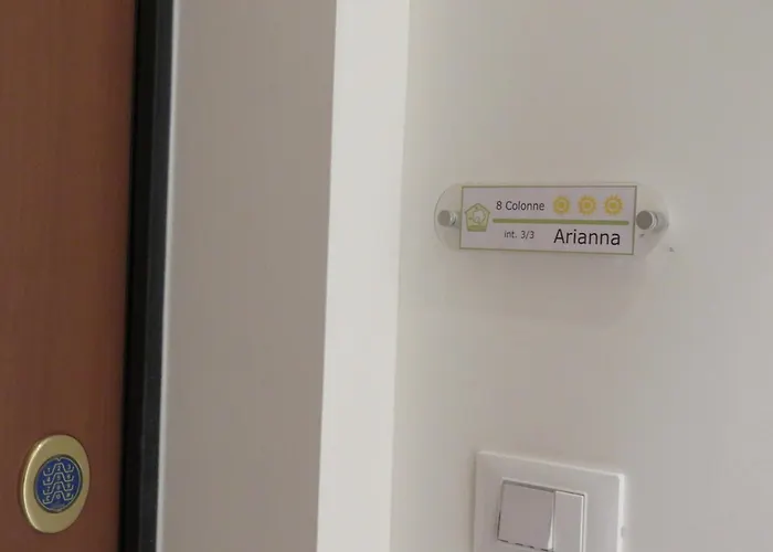 8 Colonne Διαμέρισμα