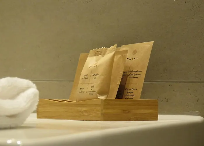 8 Colonne Διαμέρισμα *